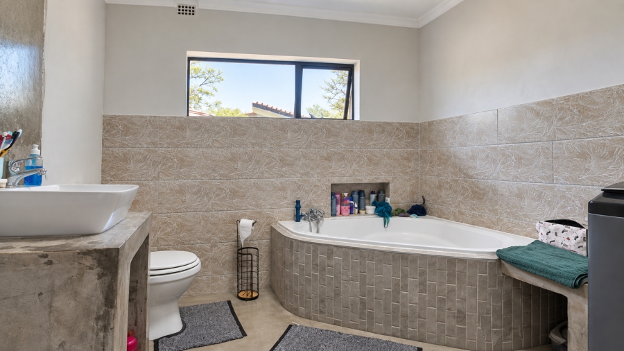 3 Bedroom Property for Sale in Geelhoutpark North West